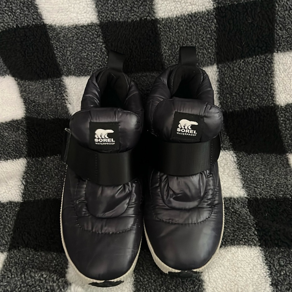 Sorel puffy sneakers
